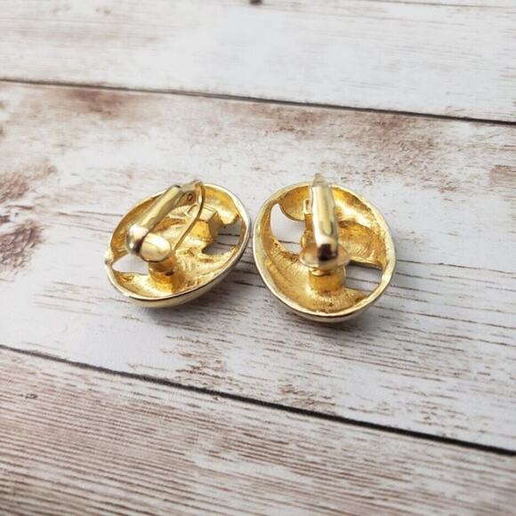 Vintage Clip On Earrings Statement Fancy Oval Gold Tone with Silvering - Picture 3 of 4